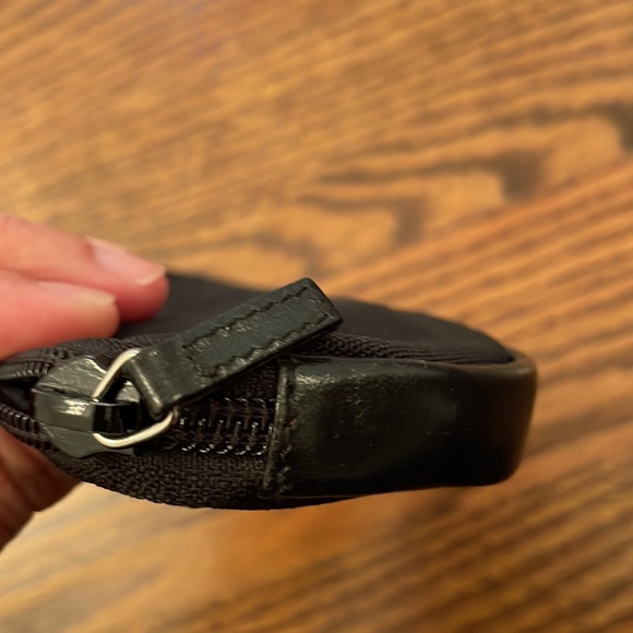 ✨host pick✨Gucci Zippered Soft Glasses Case - Picture 5 of 6